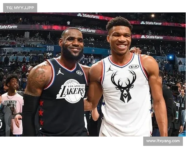 2020NBA全明星 詹姆斯坦克上篮,竟被字母哥钉板大帽? 2020NBA全明星 詹姆斯坦克上篮,竟被字母哥钉板大帽?